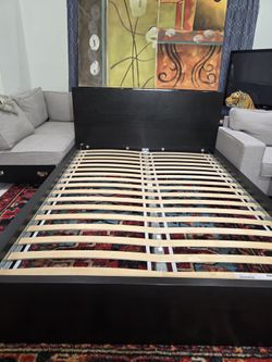 Queen bed