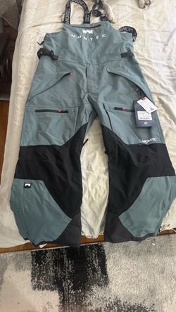 Brand new Montec arch men bib