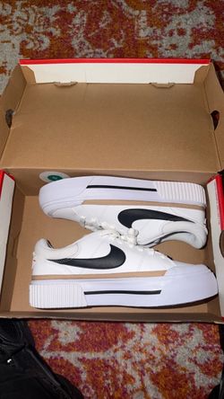 Nike court legacy lift white black  Womens size 8.5