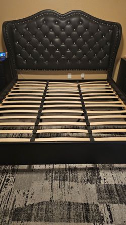 Black Tufted Upholstered Bed Frame with Slats