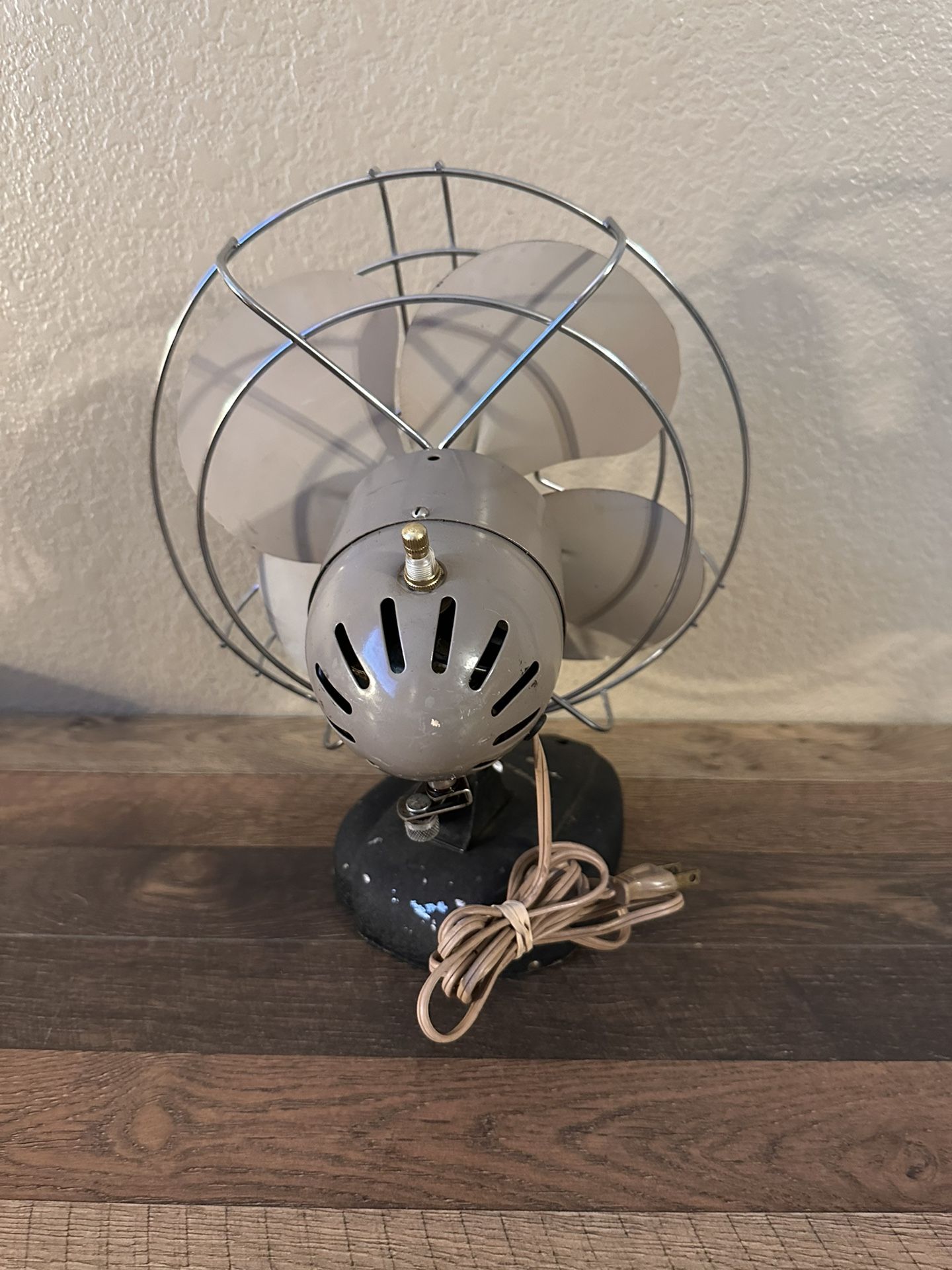 Vintage, Heavy Brown Metal Oscillating Electric Tabletop Fan, With Rare, Silver and Turquoise Double Diamond Logo