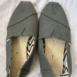 TOMS Slip Ons US Women’s Size 7 1/2