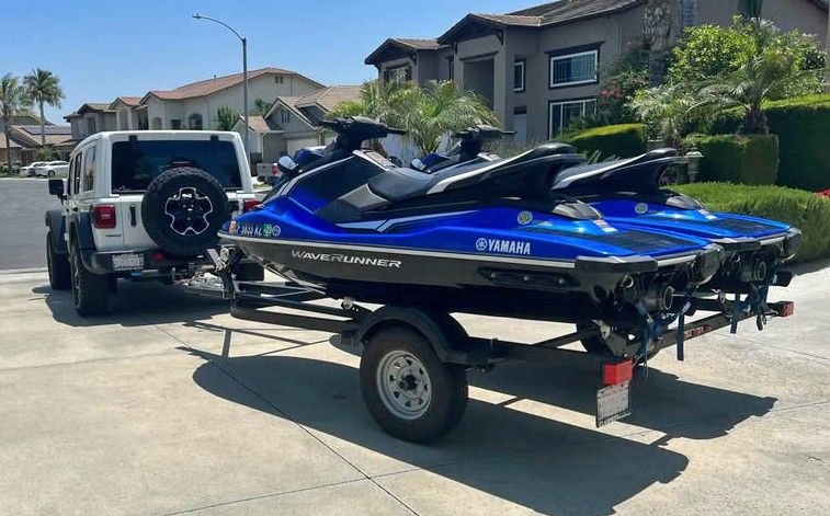 2 - 2018 Yamaha EX WaveRunners