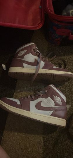 Women's Jordan Ones Purple & White Sz 8.5