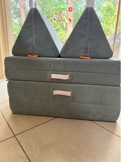 Nugget Play Coach Set