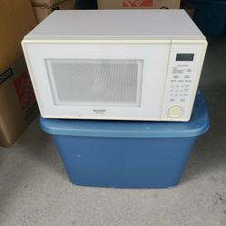 Sharp Carousel 1000W Microwave