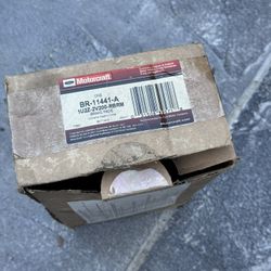 New Motorcraft Brake Shoes – BR-11441-A (Box Dirty)