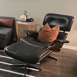 Black Leather Lounge chair