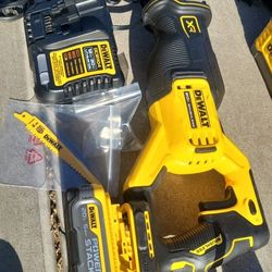 Dewalt XR Sawzall & 5ah POWER STACK Battery & Charger 