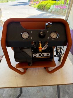 Ridgid 4.5 gallon, 150 PSI air compressor,