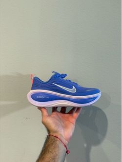 Nike Vomero Plus (Wide) - Women’s Size 7 & 7.5 - NEW