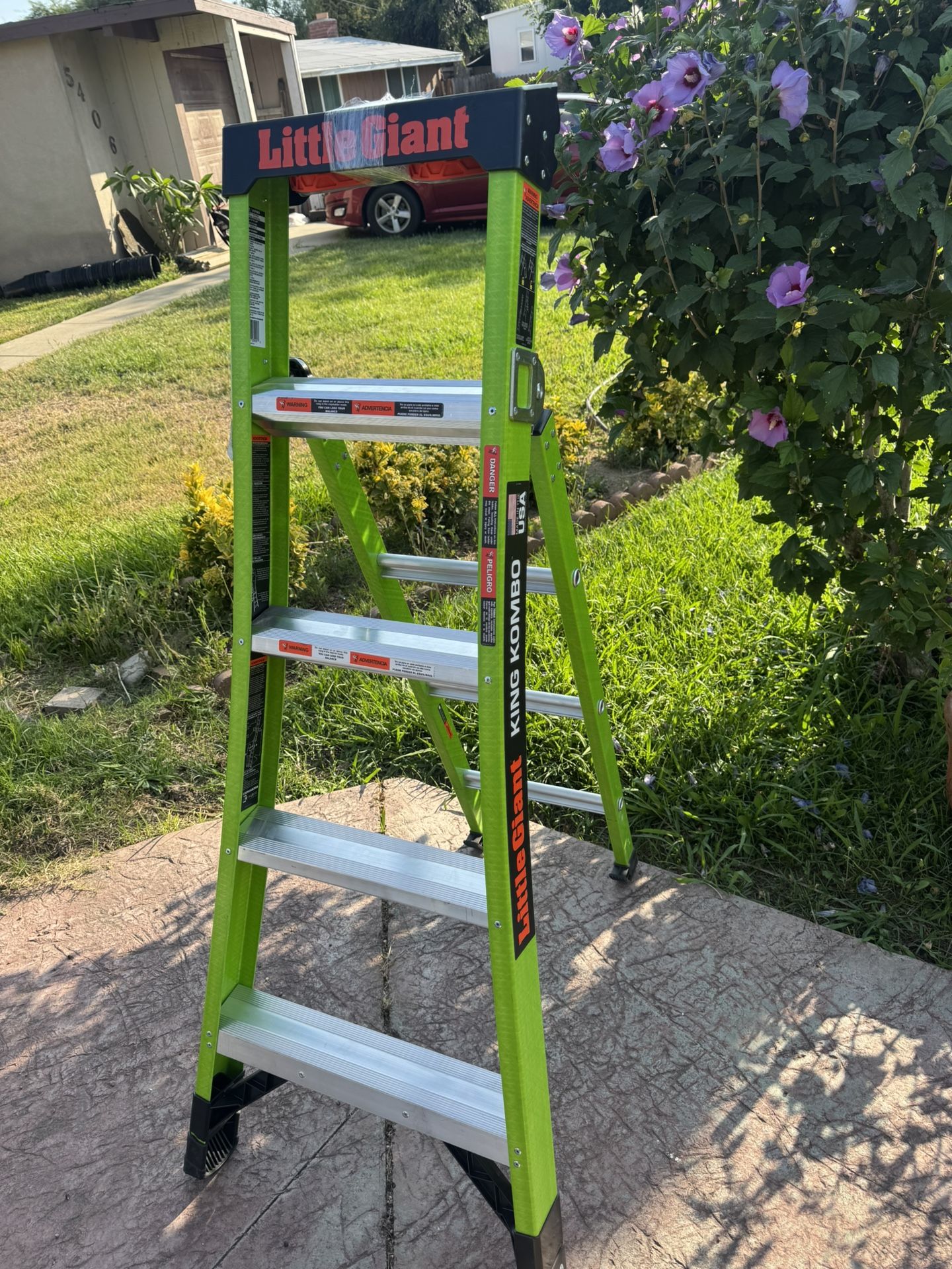Brand New Little Giant King Kombo 5'-8' Fiberglass 3-in-1 Combo Ladder, 375 lbs. Rated