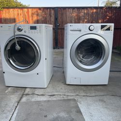 Stackable LG Washer Dryer Set. (Electric)