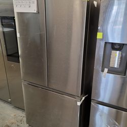 New Samsung 32" Wide Apartment Size Counter Depth French Door Refrigerator Stainless 