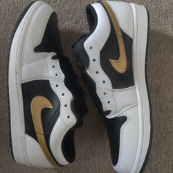 Air Jordan Retro 1 Low "Gold Swoosh" Size 12 Men 