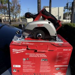 M18 18V Lithium-Ion Cordless 6-1/2 in. Circular Saw (Tool-Only)