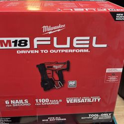 Milwaukee M18 FUEL 18-Volt Lithium-lon Brushless Cordless Coil Roofing Nailer (Tool Only)