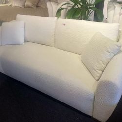 White Sofa,Couches，$580