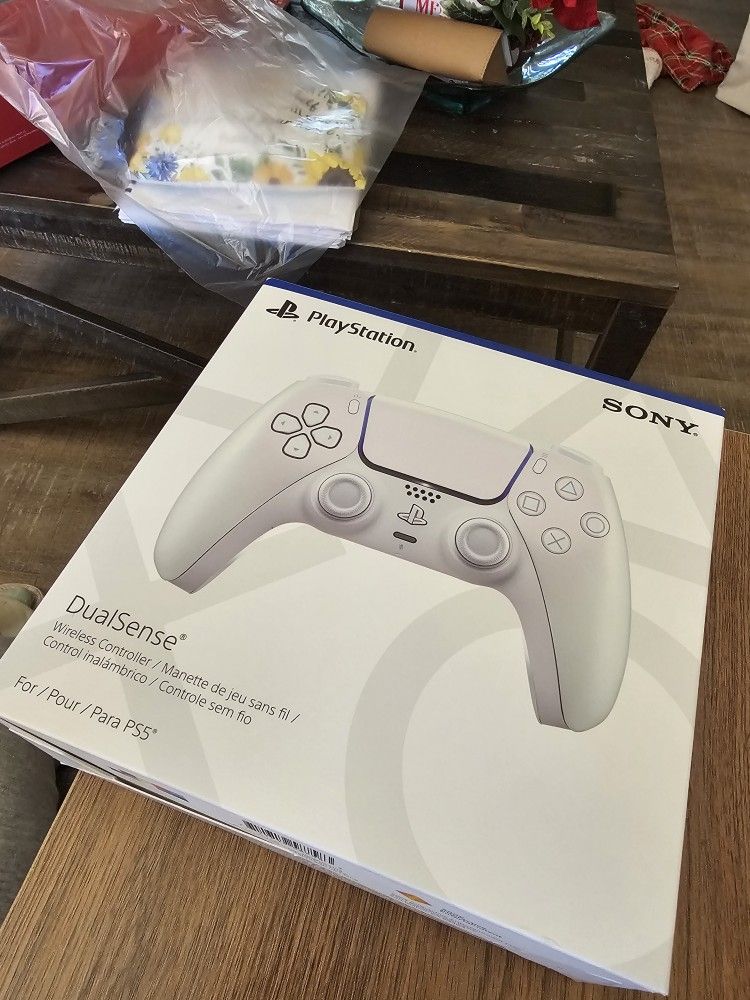 Dualsense Play Station, remote brand new!!