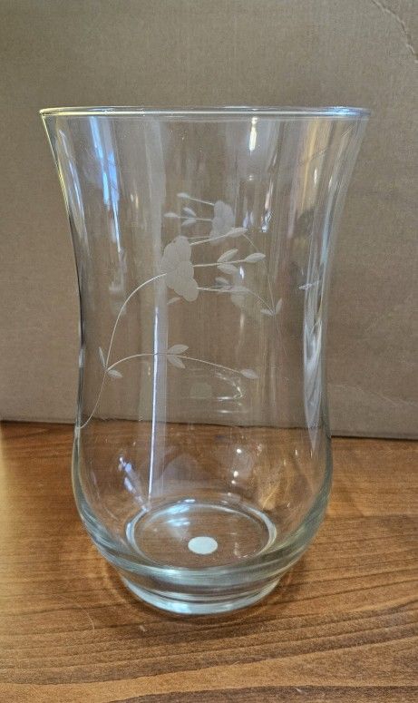 Princess House Heritage Crystal Flair Vase. 8" tall x 6.25" diameter.