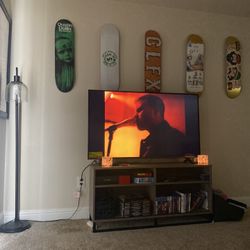 55 In Smart Tv & Tv Stand 
