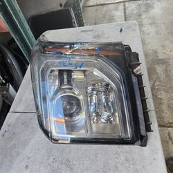Gmc Yukon Left Headlight Xenon Oem