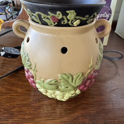 Scentsy Tuscan Grapevine 2010 Warmer- Retired