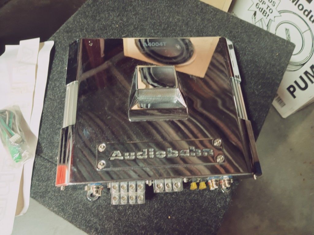 Audiobahn Amplifier OBO A4004T Amazing Condition. With High Level Input. FREE DELIVERY DEMO PORTLAND VANCOUVER AREA