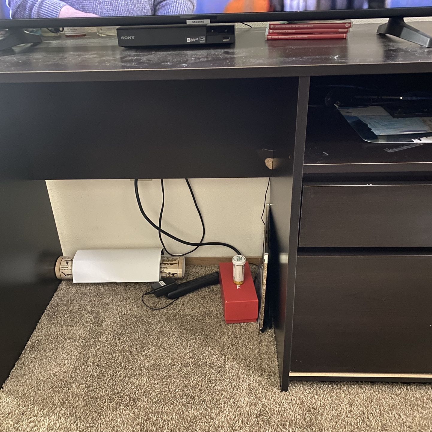 Black Desk 