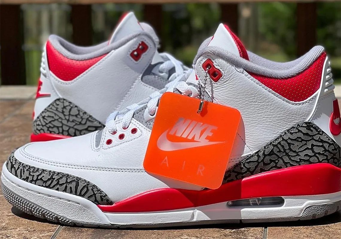 Air Jordan 3 Red Fire Size 9