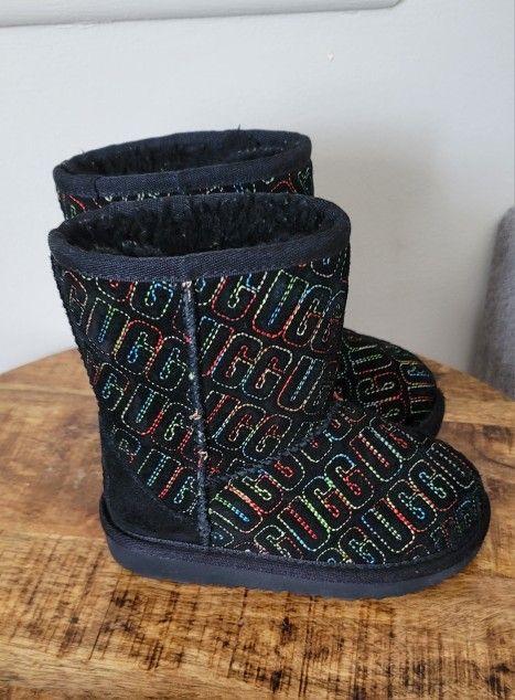 New Ugg Boots Size 9 Children's