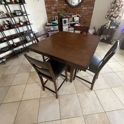 Dinning Table 4 Chairs 