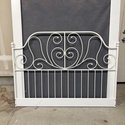 Queen Metal Bed Frame 