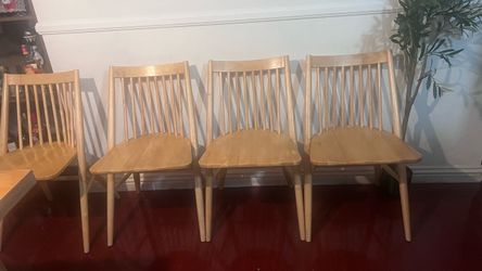 Dining chairs x4