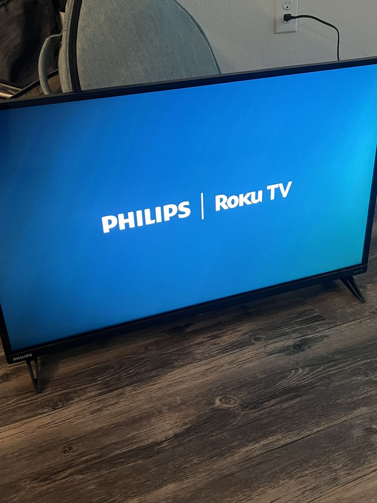 Phillips 32” HD Roku Smart Tv 