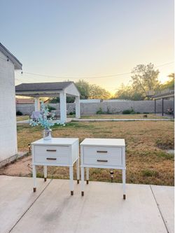 2 modern nightstands set