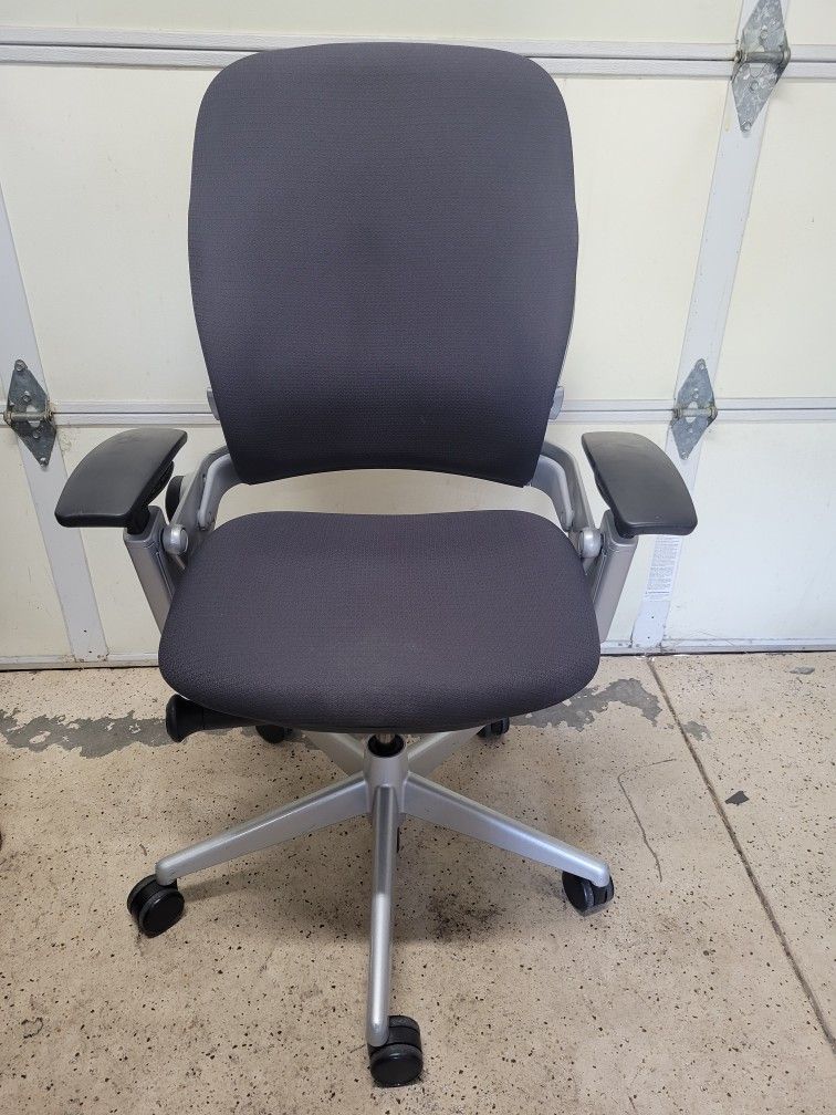 Steelcase Leap V2 Ergonomic Computer Desk Office Chair Fully Loaded