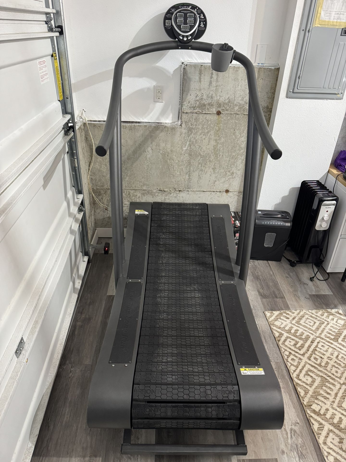 Curve treadmill