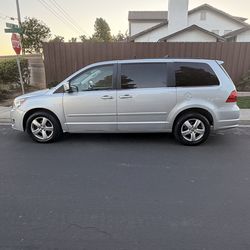 2011 Volkswagen Routan