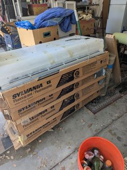 Fluorescent fixtures
