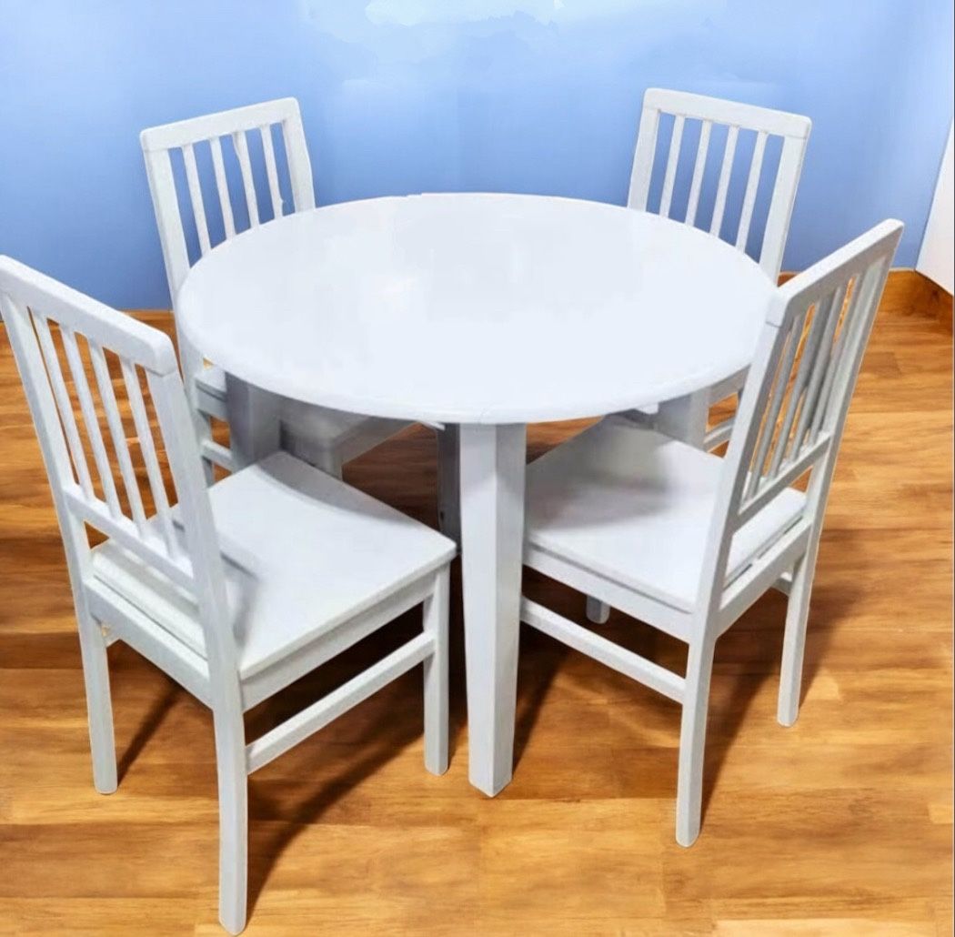 New 5 Piece White Kitchen or Dining Set Round
