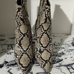 Steve madden Women's Snakeskin Ankle Boots 6