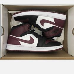 Nike Air Jordan 1 Mid SE Gold Pendants Beetroot Sz 