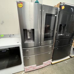NEW SAMSUNG FAMILY HUB REFRIGERATOR