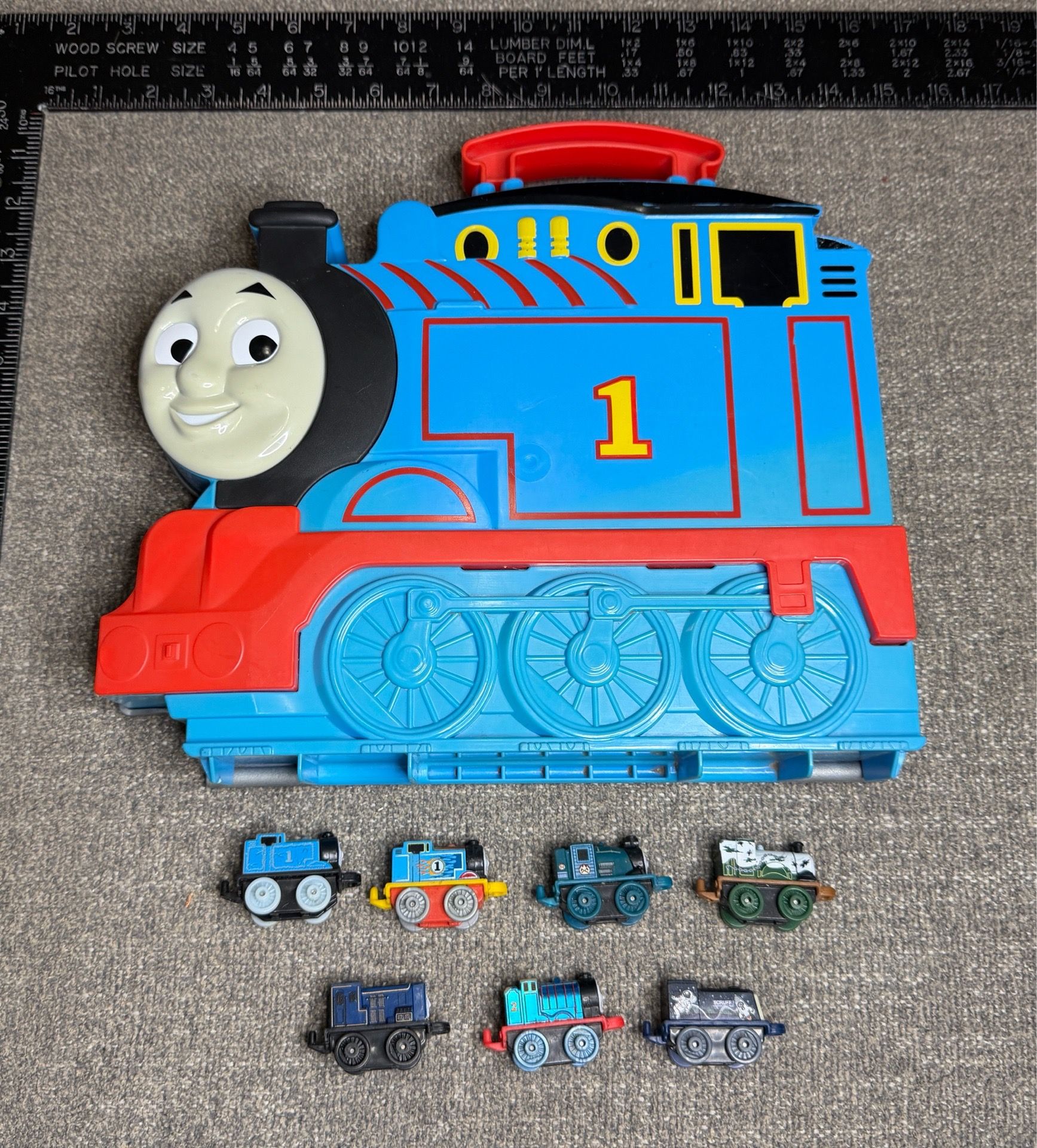 Thomas & Friends MINIS Lot w Take-N-Play Thomas Carrying Case