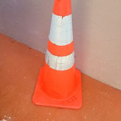 1 Traffic Cone 