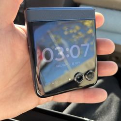 T-Mobile Motorola Razor 2025