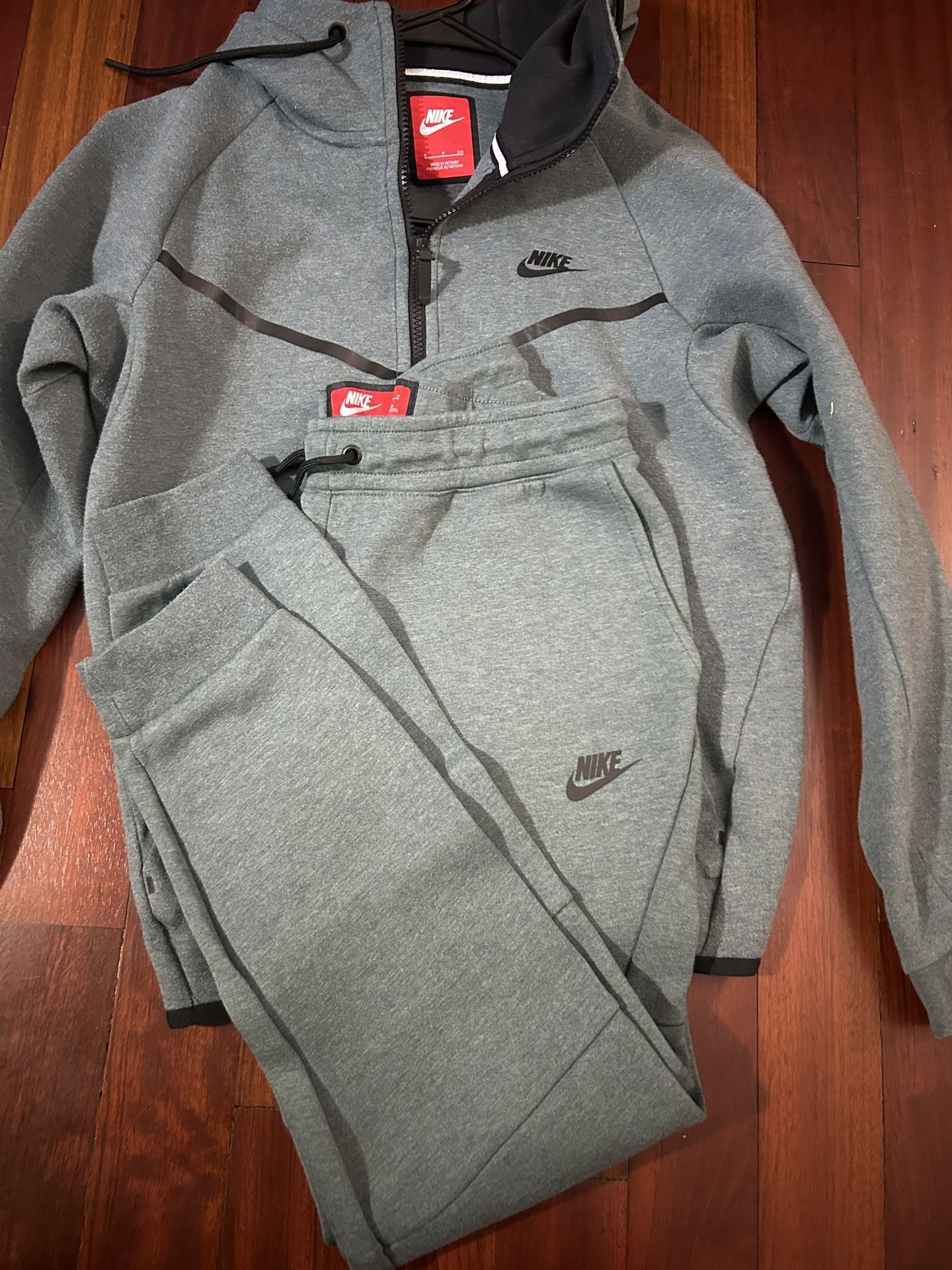 Jade Blue/green Nike Tech Jogging Suit