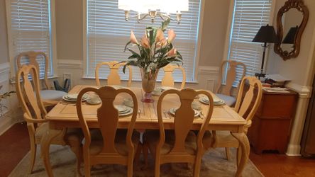 Traditional dining table and 8 chairs