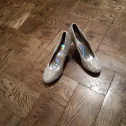 Heels 8 M Brand Are Silver Slipper 